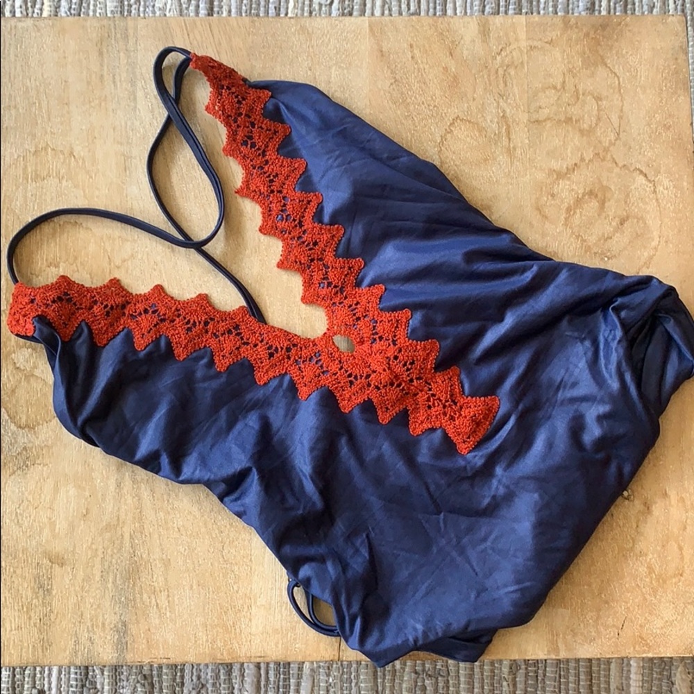 Blue Life One Piece - Picture 4 of 4
